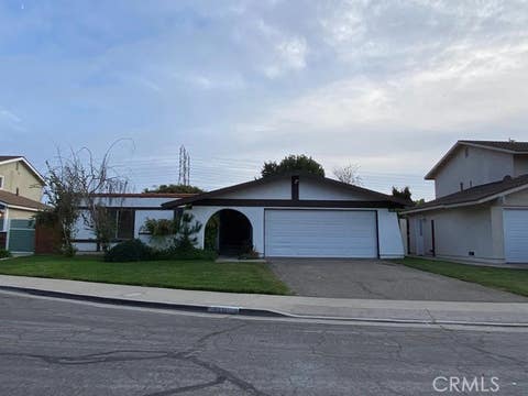 Photo of 9212 Heatherton CIR, Huntington Beach, CA 92646 (MLS # OC26153094)