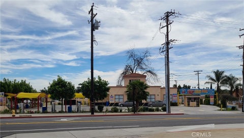 Photo of 506 W Orange Grove Avenue, Pomona, CA 91768 (MLS # CV26056628)