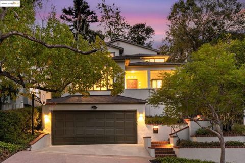 Photo of 29 Cambridge Way Way, Piedmont, CA 94611 (MLS # 41115672)