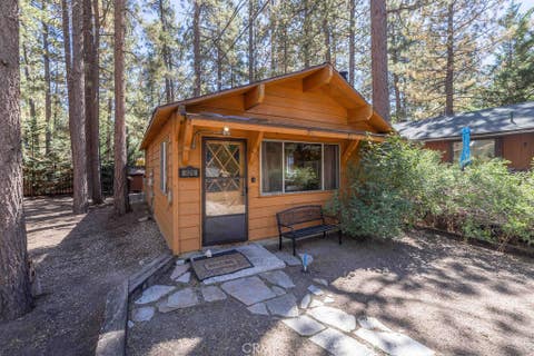 Photo of 926 Robinhood BLVD, Big Bear City, CA 92314 (MLS # IG26183257)