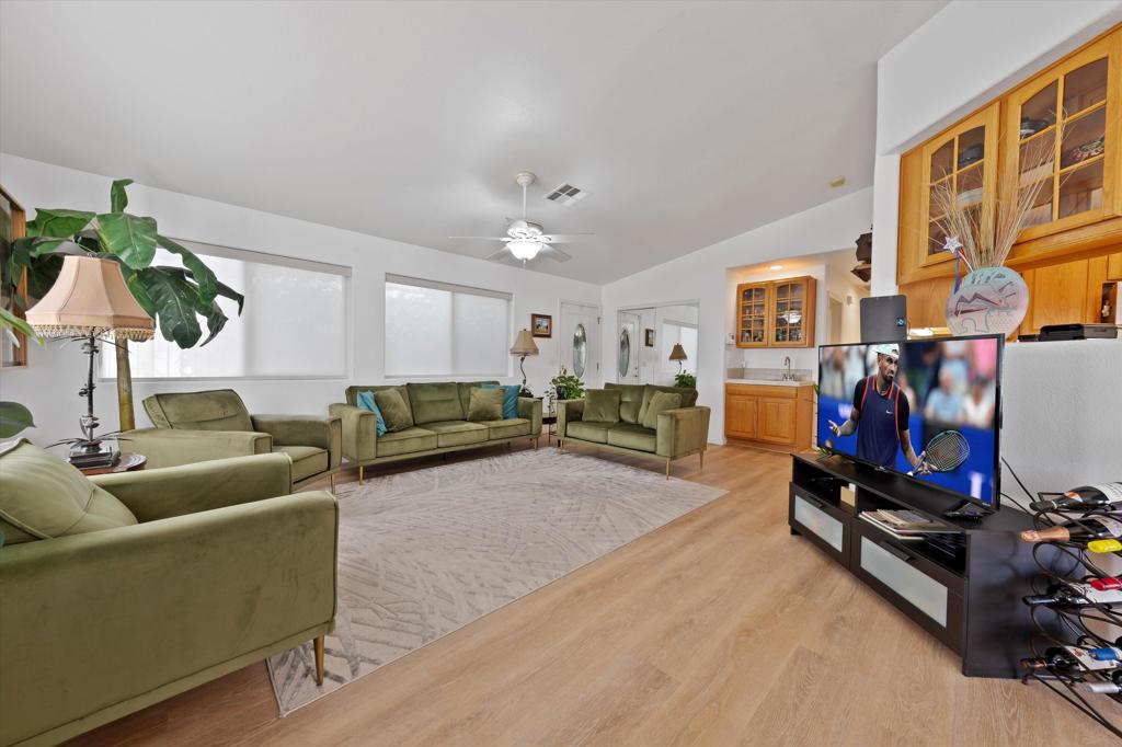 Tri Palm Estates - Residential