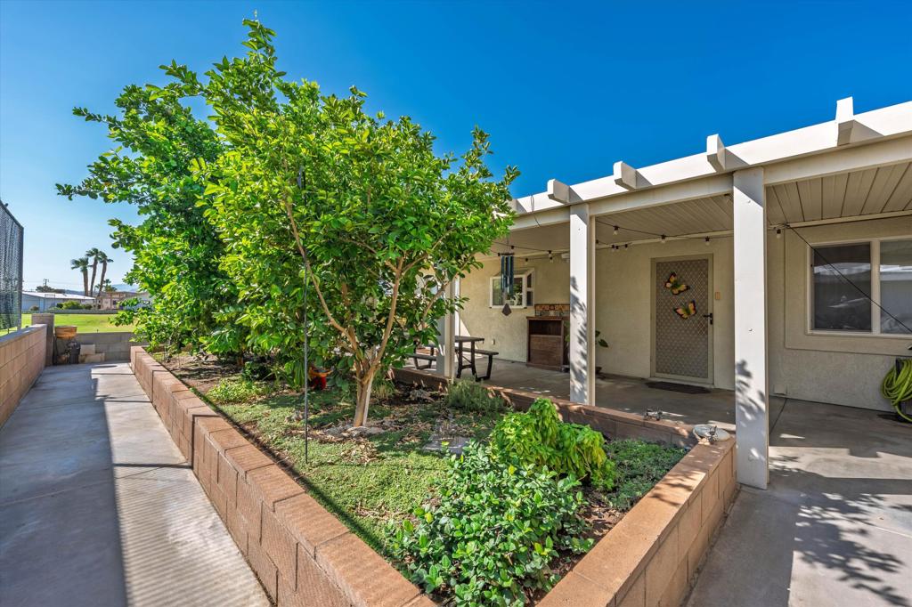 Tri Palm Estates - Residential