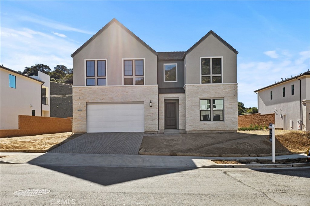 9514 N Andora Avenue