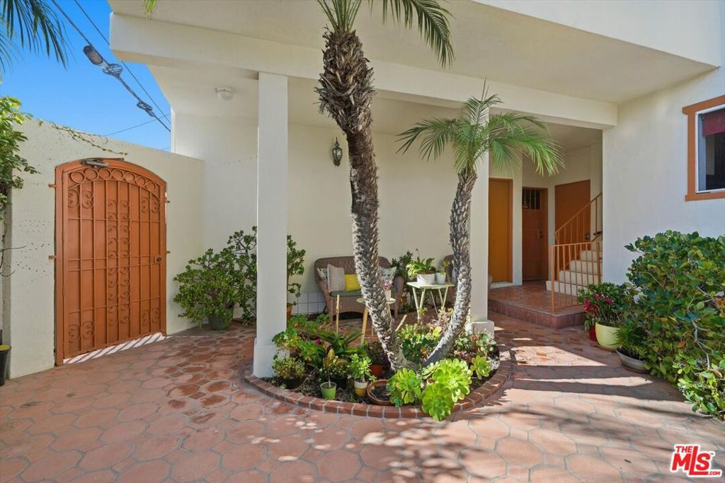 Photo of 2702 11th Street #5, Santa Monica, CA 90405 (MLS # 26735853)