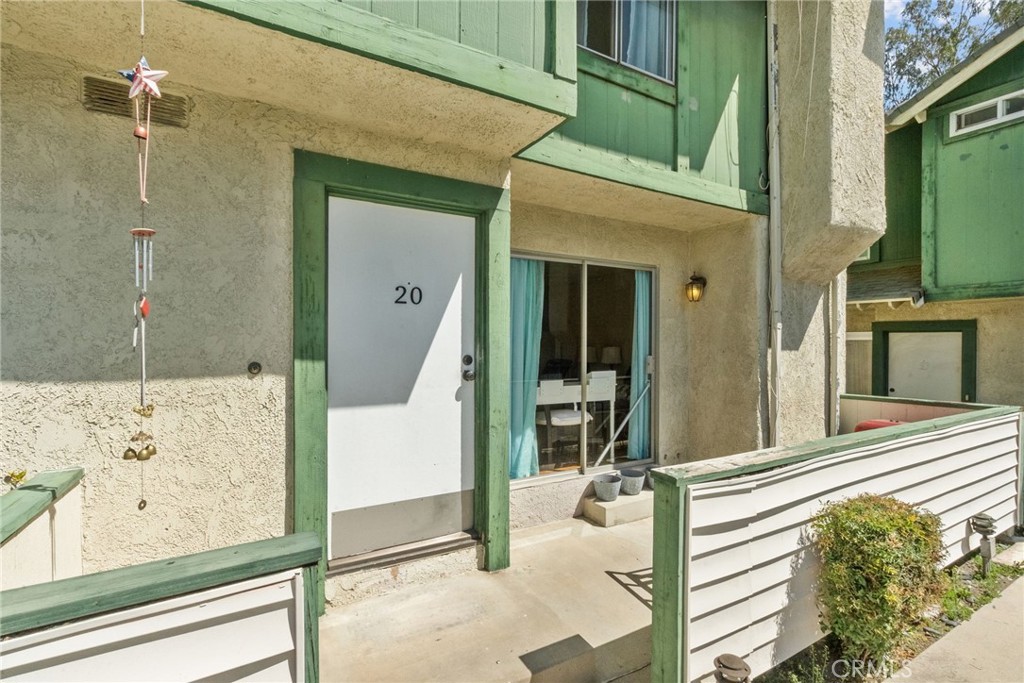 BEAUTIFUL LOCATION OF NORTH HILLS! THIS TRI-LEVEL CORNER UNIT TOWNHOME OFFERS 3 SPACIOUS BEDROOMS AND 3 BATHS. IT IS A VERY QUIET LOCATION LOCATED AT THE REAR OF THE COMPLEX. THE MAIN FLOOR WELCOMES YOU WITH A SPACIOUS LIVING ROOM AND A GUEST BATHROOM. THE KITCHEN OFFERS A LARGE DINING AREA. THE PRIMARY BEDROOM OFFERS NATURAL LIGHT AND PLENTY OF SPACE. THE ADDITIONAL 2 BEDROOMS OFFER HIGH CEILINGS. LAUNDRY IN UNIT. NEAR FREEWAYS, SHOPPING, CSUN. THE UNIT HAS A VIEW OF THE POOL AREA. MUST SEE!