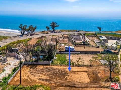 Photo of 332 Mount Holyoke Avenue, Pacific Palisades, CA 90272 (MLS # 26671157)