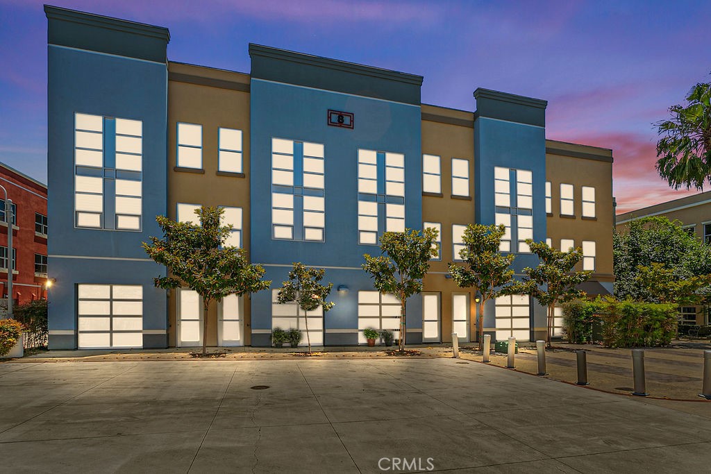 949 E Santa Ana Street