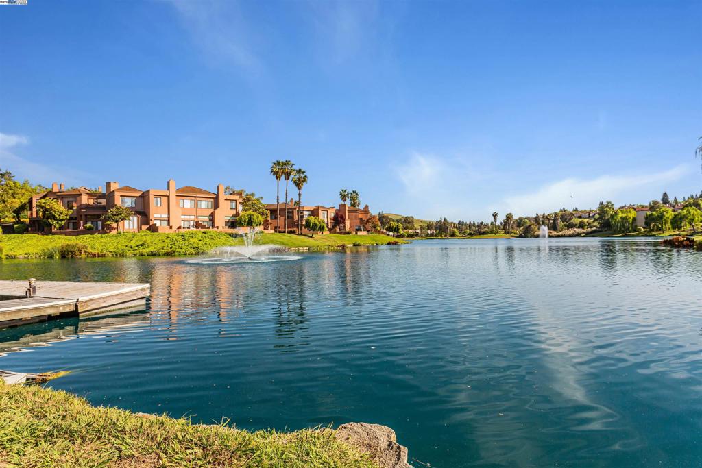 CANY0N LAKES - Residential
