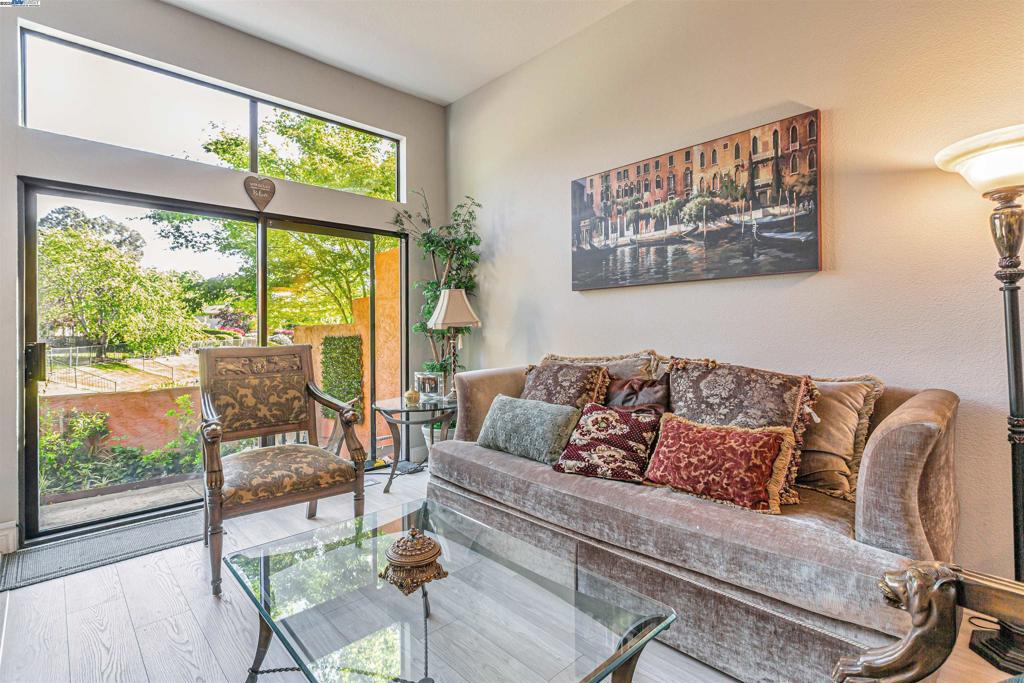 CANY0N LAKES - Residential