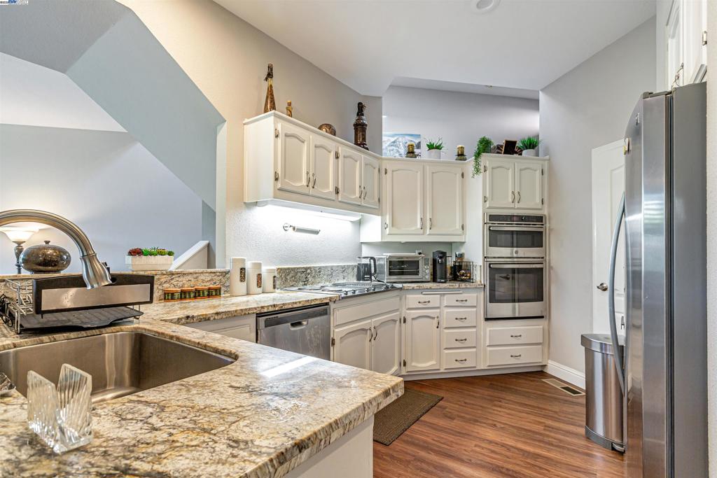 CANY0N LAKES - Residential