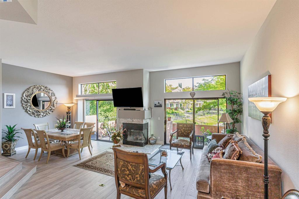 CANY0N LAKES - Residential