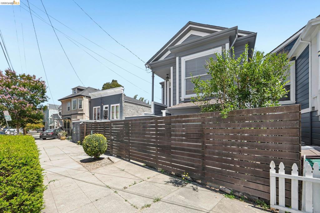 344 Peralta St