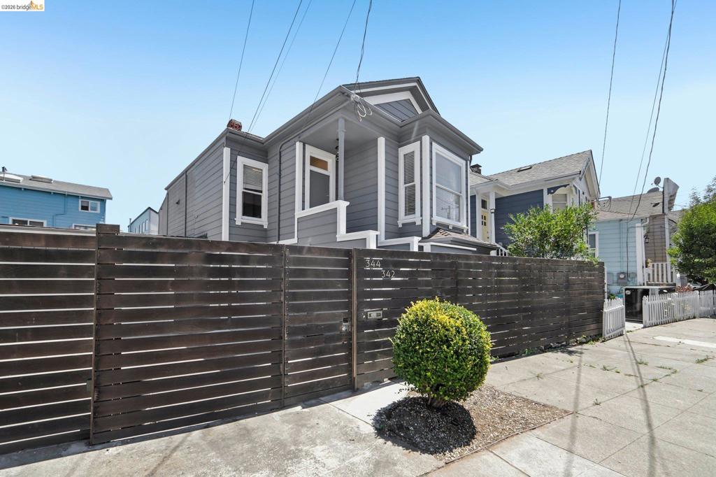 344 Peralta St