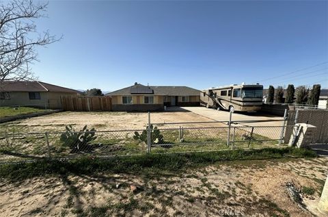 Photo of 11922 Calcite Avenue, Hesperia, CA 92345 (MLS # RS26021934)