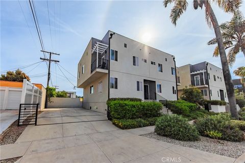Photo of 5022 Pickford Street, Los Angeles, CA 90019 (MLS # BB26103897)