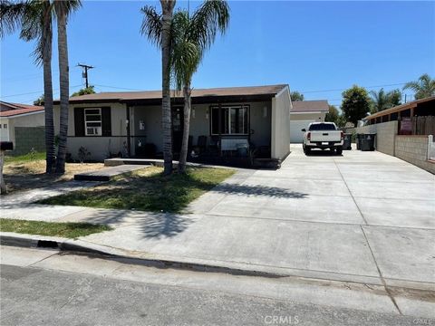 Photo of 2302 W La Verne Avenue, Santa Ana, CA 92704 (MLS # PW26156924)