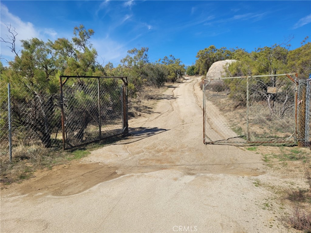 Leave the city behind and make your dreams of living in the country come true!
This property has lots to offer - a permitted well, electricity, spectacular views, fencing, beautiful starry nights - What more could you ask for?
Property could be used for ranching, farming or turn it into your own private resort!
There are four mild seasons here that are conducive for growing grapes, stone fruit trees, nuts and so much more! The possibilities are endless.
This property is close to the Cahuilla Casino, the Cahuilla Motorcross Track, Lake Hemet and Idyllwild for fun activities.
Do a quick 45 minute drive and you can be in Temecula, Hemet or Palm Desert. Come check out this property before it's gone!