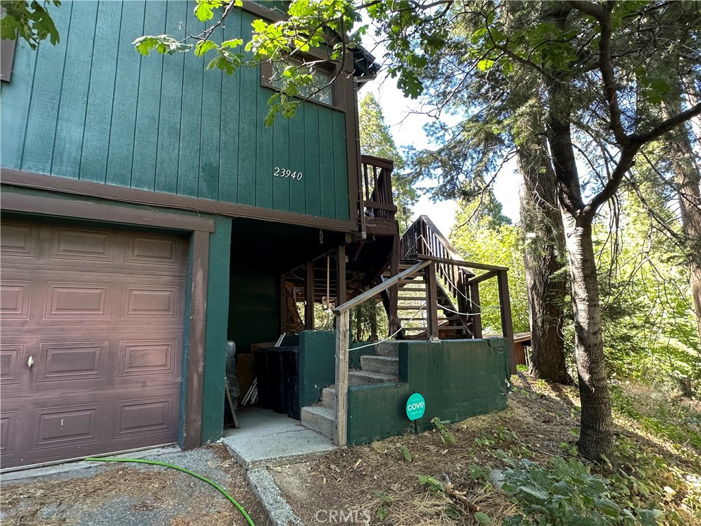 23940 Cresta Drive