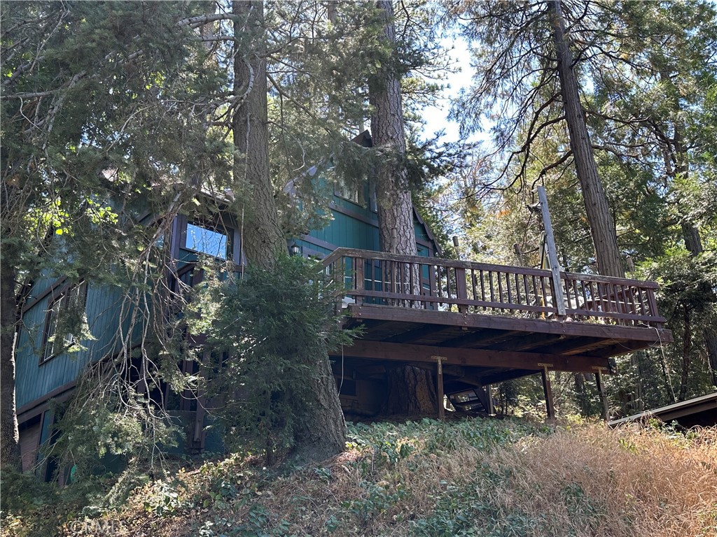 23940 Cresta Drive