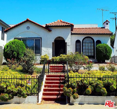 Photo of 5021 Elmwood Avenue, Los Angeles, CA 90004 (MLS # 25555115)