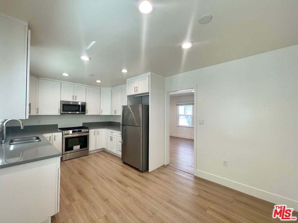 4441 Tujunga Avenue 3