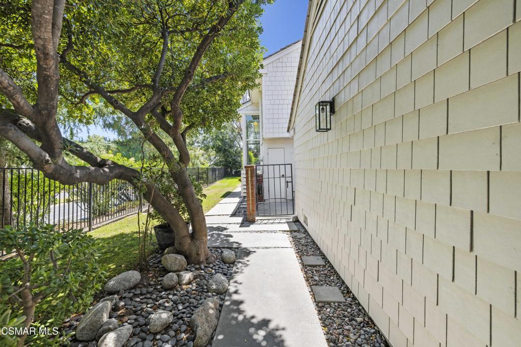 32038 Waterside Lane
