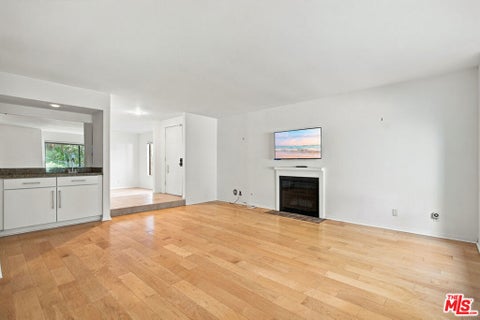 Photo of 285 Rosemont Avenue, Pasadena, CA 91103 (MLS # 26997653)
