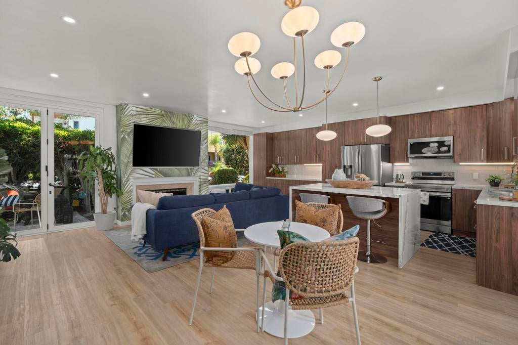 404 Bonair St ST, La Jolla CA 92037