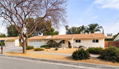 Photo of 1029 W Clifton, Redlands, CA 92373 (MLS # IG26054941)