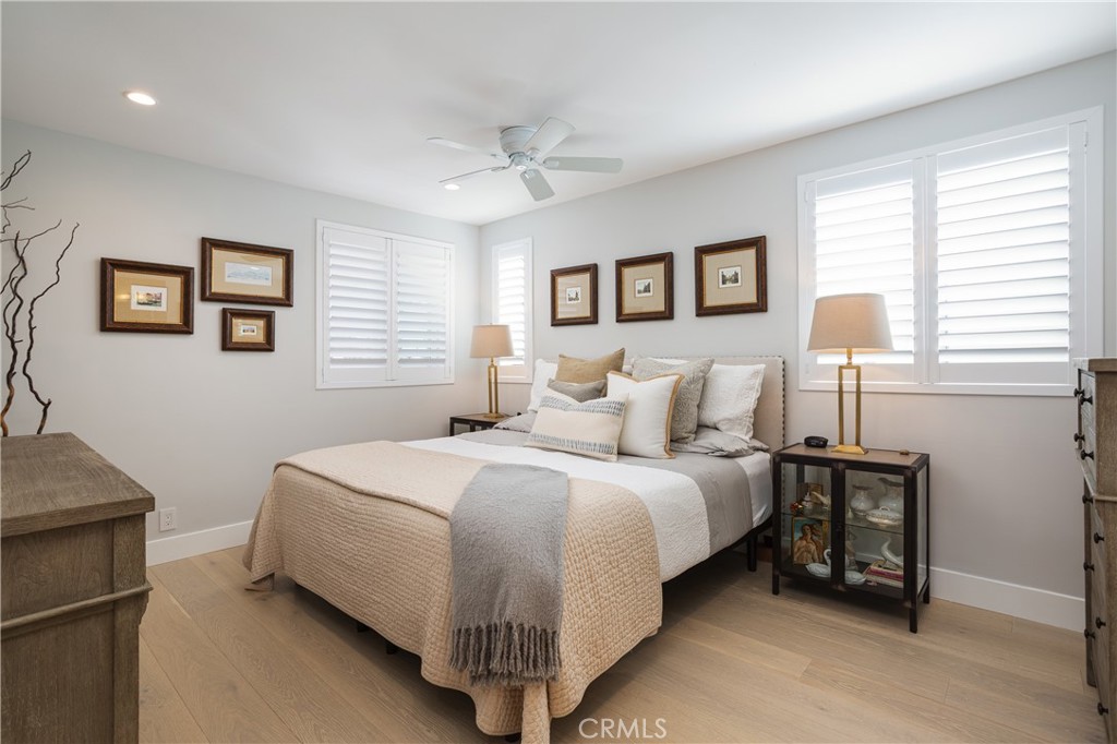 Corona del Mar North of PCH (CNHW) - Residential