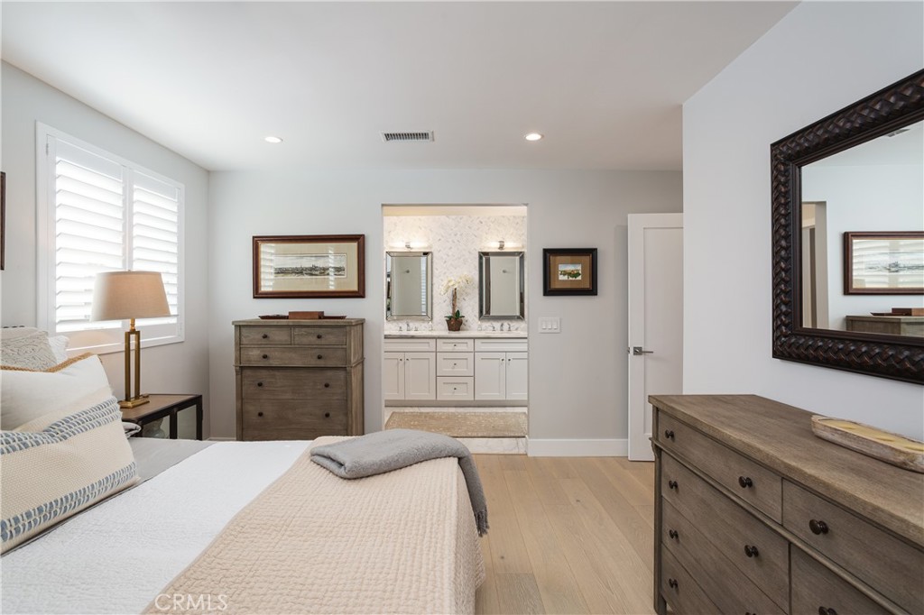 Corona del Mar North of PCH (CNHW) - Residential