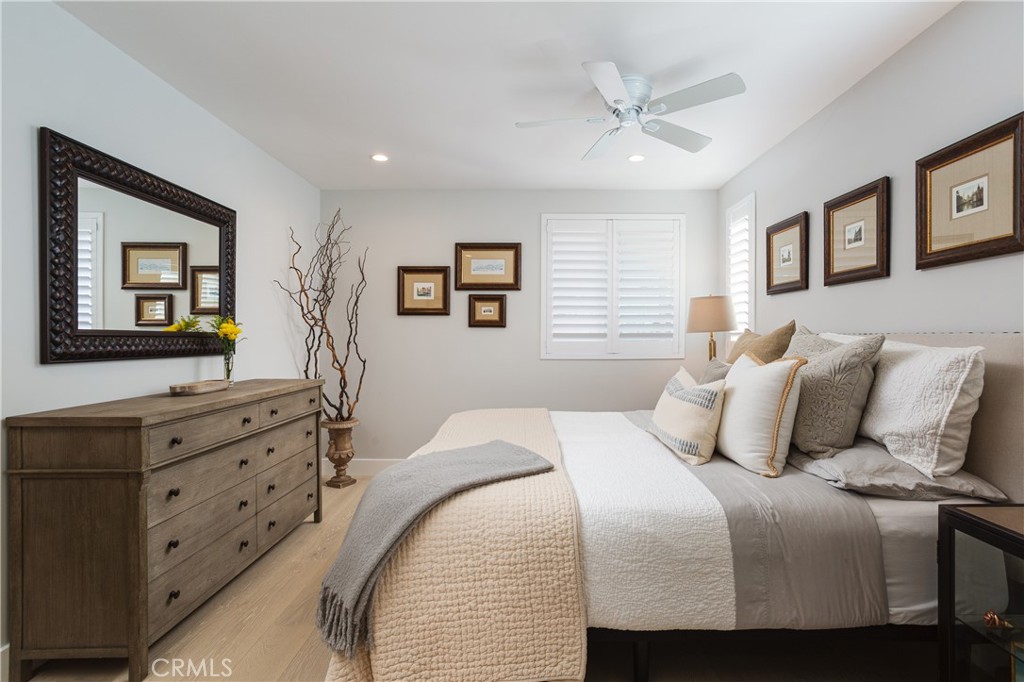 Corona del Mar North of PCH (CNHW) - Residential