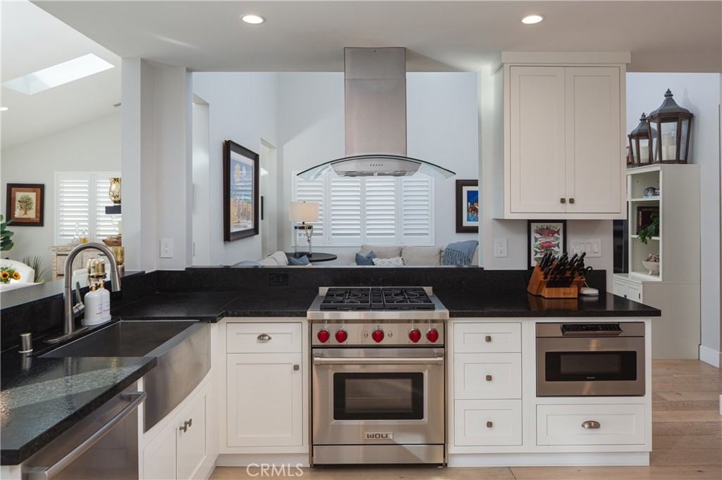 Corona del Mar North of PCH (CNHW) - Residential