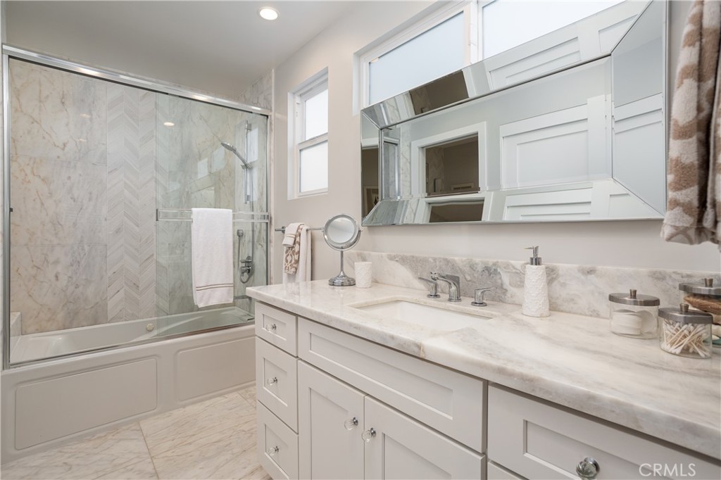 Corona del Mar North of PCH (CNHW) - Residential