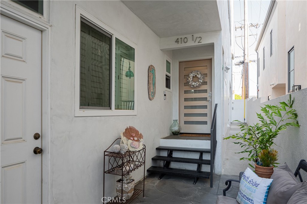 Corona del Mar North of PCH (CNHW) - Residential
