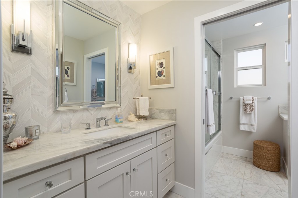 Corona del Mar North of PCH (CNHW) - Residential