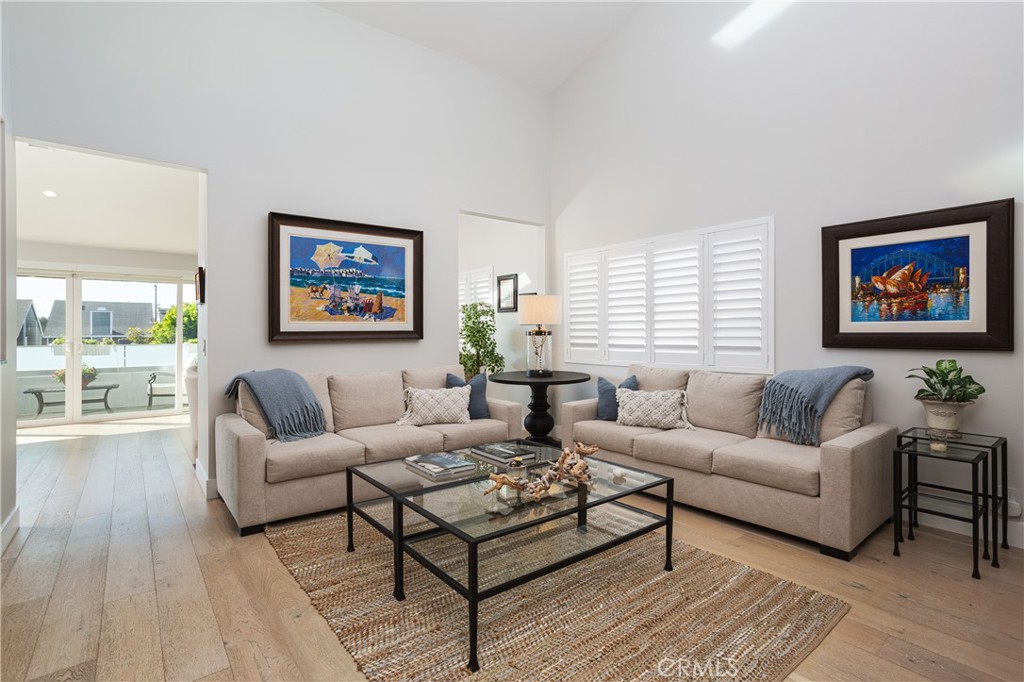 Corona del Mar North of PCH (CNHW) - Residential