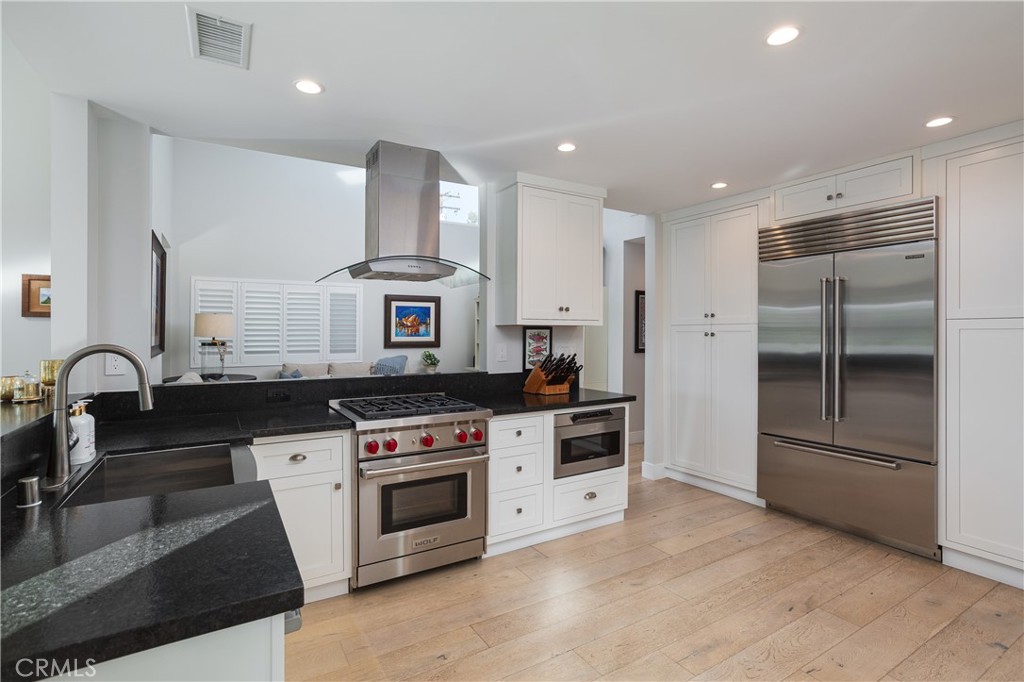 Corona del Mar North of PCH (CNHW) - Residential