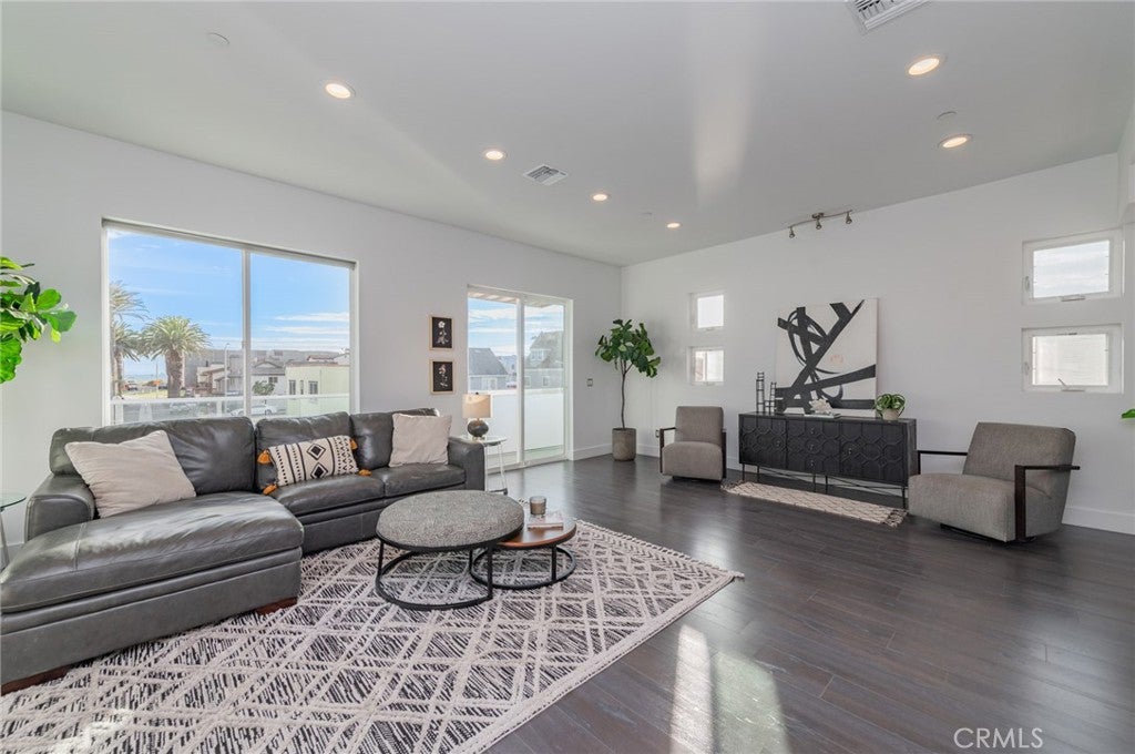 16785 Bayview Drive, Huntington Beach CA 92649 - Photo 22
