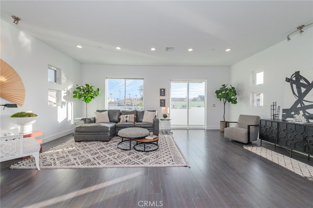 16785 Bayview Drive, Huntington Beach CA 92649 - Photo 20