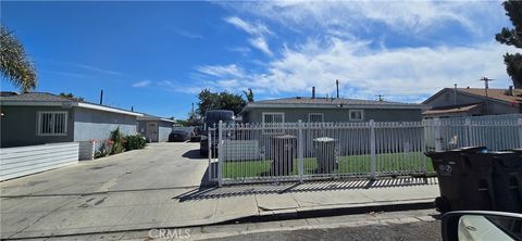 Photo of 352 W Peach Street, Compton, CA 90222 (MLS # SR25119305) Photo of 352 W Peach Street, Compton, CA 90222 (MLS # SR25119305)