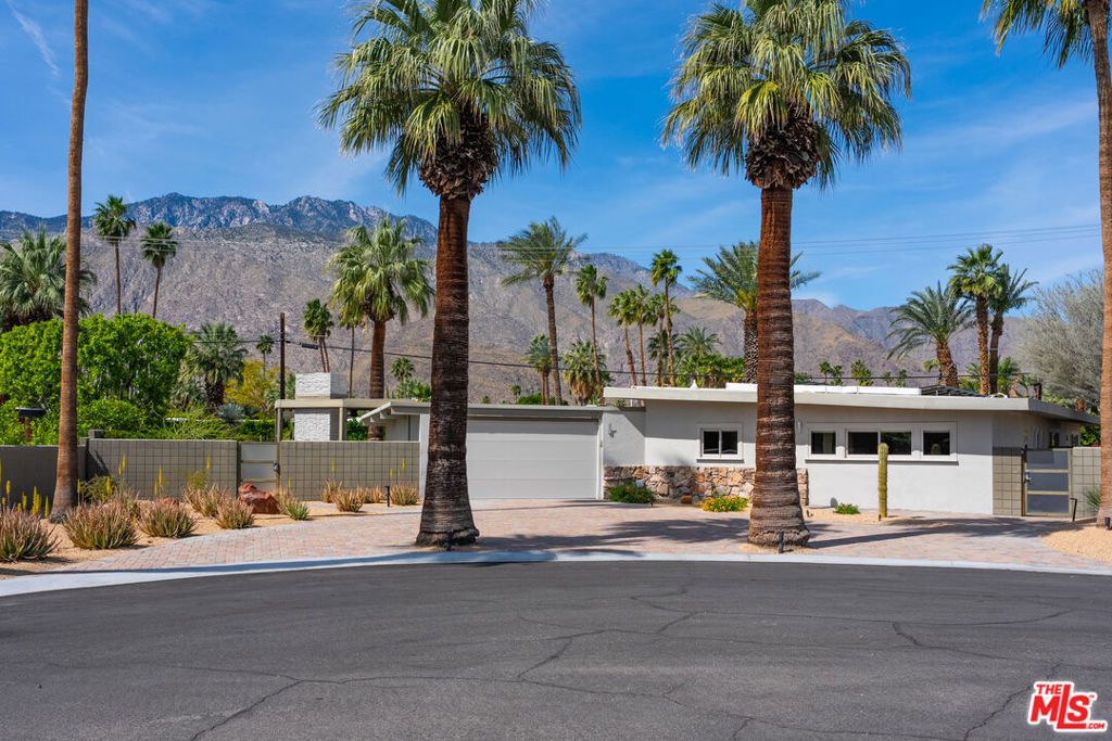 Photo of 289 N Michelle Road, Palm Springs, CA 92262 (MLS # 26770929)