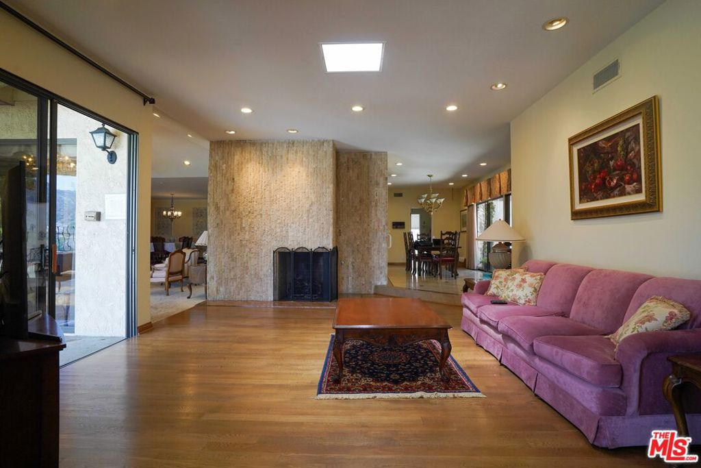 1465 Sunshine Drive