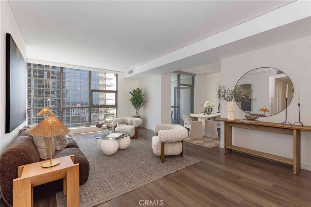 9 MacArthur Place 404