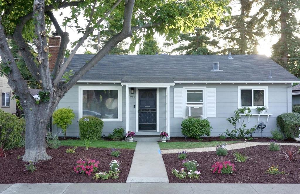 988 Sunset Drive