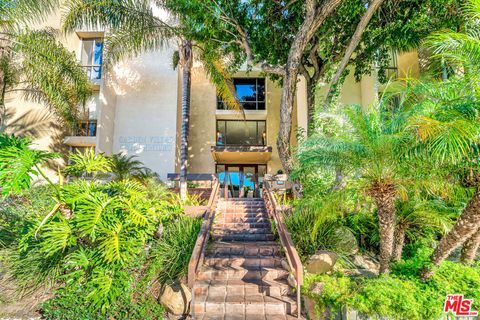 Photo of 320 S Ardmore Avenue #236, Los Angeles, CA 90020 (MLS # 25623893)