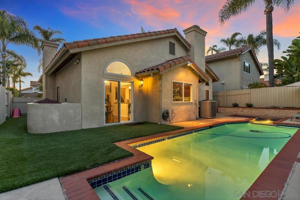 1956 Casablanca Ct