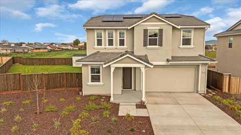 Photo of 1860 Hydrangea Drive, Hollister, CA 95023 (MLS # ML82032786)