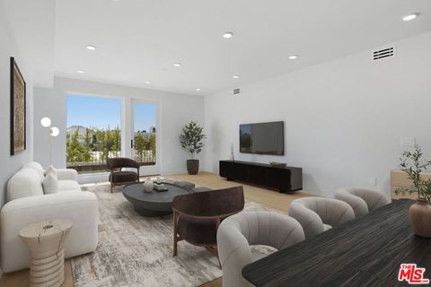 505 S Barrington Avenue 304 Los Angeles CA 90049