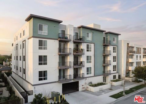 Photo of 3518 Chesapeake Avenue, Los Angeles, CA 90016 (MLS # 26829517)